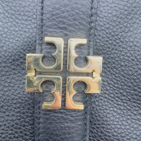 Tory Burch Meyer Plaque Pebbled Leather Tote Bag in Black - Picture 15 of 16